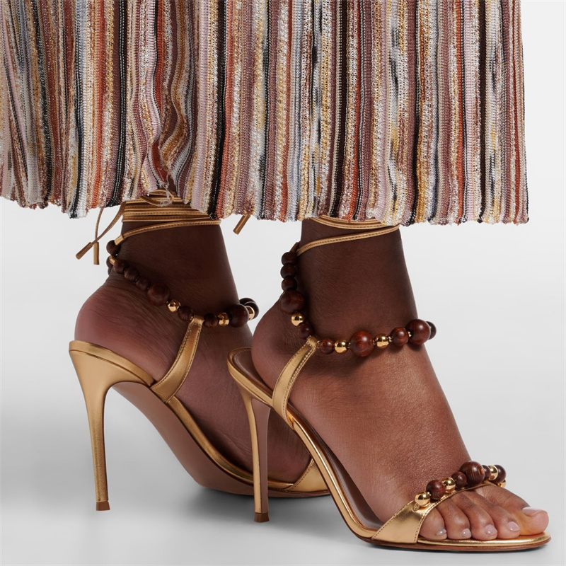 Sandalias Retro de Lujo en Cue - Platform Mule Heel reseña y precio